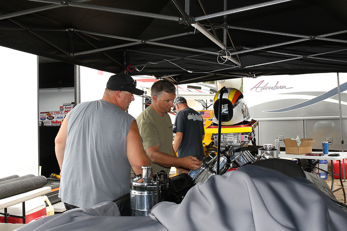 Some fine tuning going on at the Flat Ruthless II pit area.