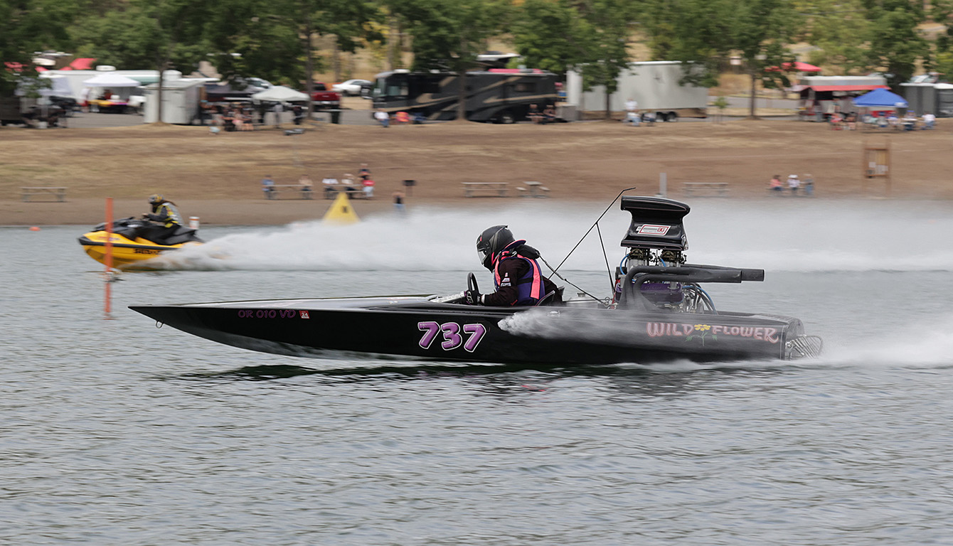 Lynnae Oleson in the PWC had Dennis Flint covered on this pass but a .009 break-out had Flint going to the final.