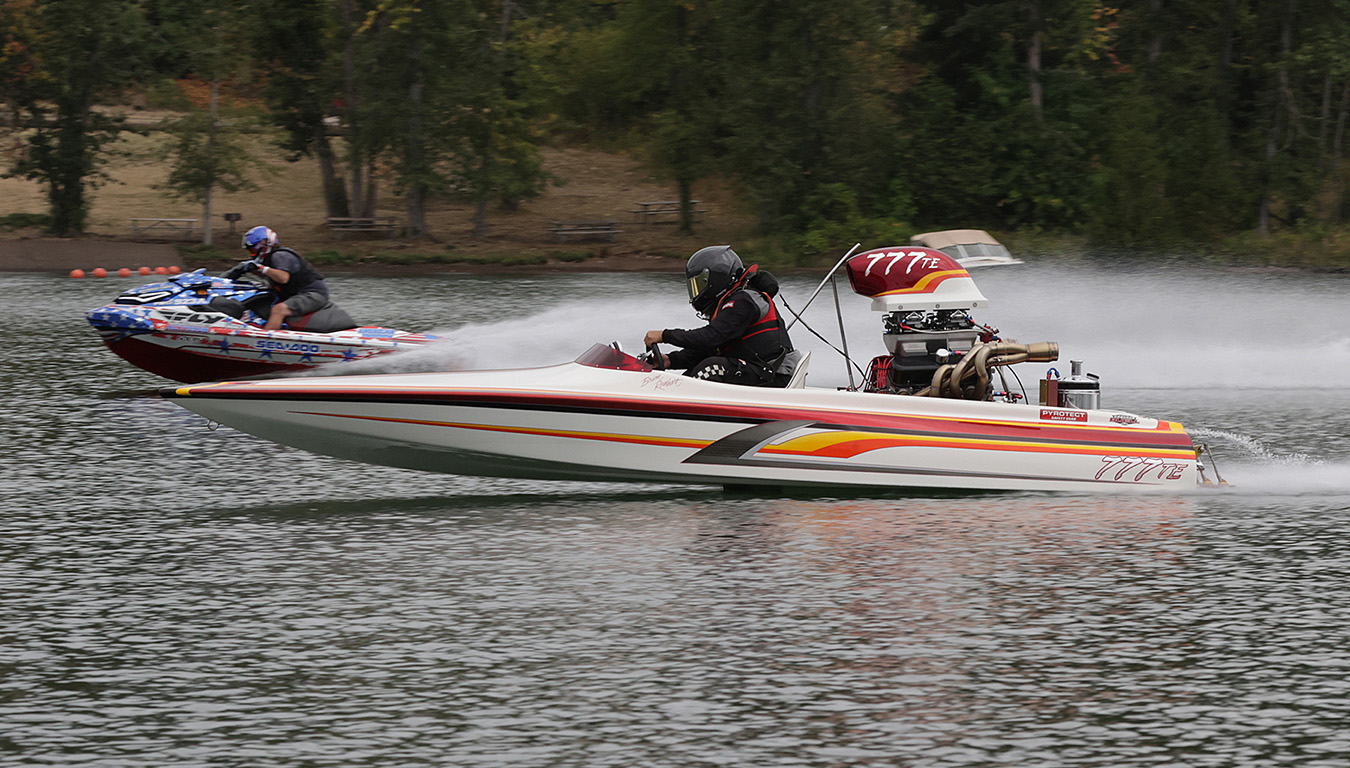 Brian Reinhart in the flat went red against Brian Marble in their round 1 pairing.