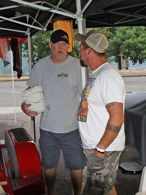 Andy Erskine (left) is now the keeper of a fine CDBA tradition, the original Yucca jar. Complete with Alan Bunker's recipe on the lid.v